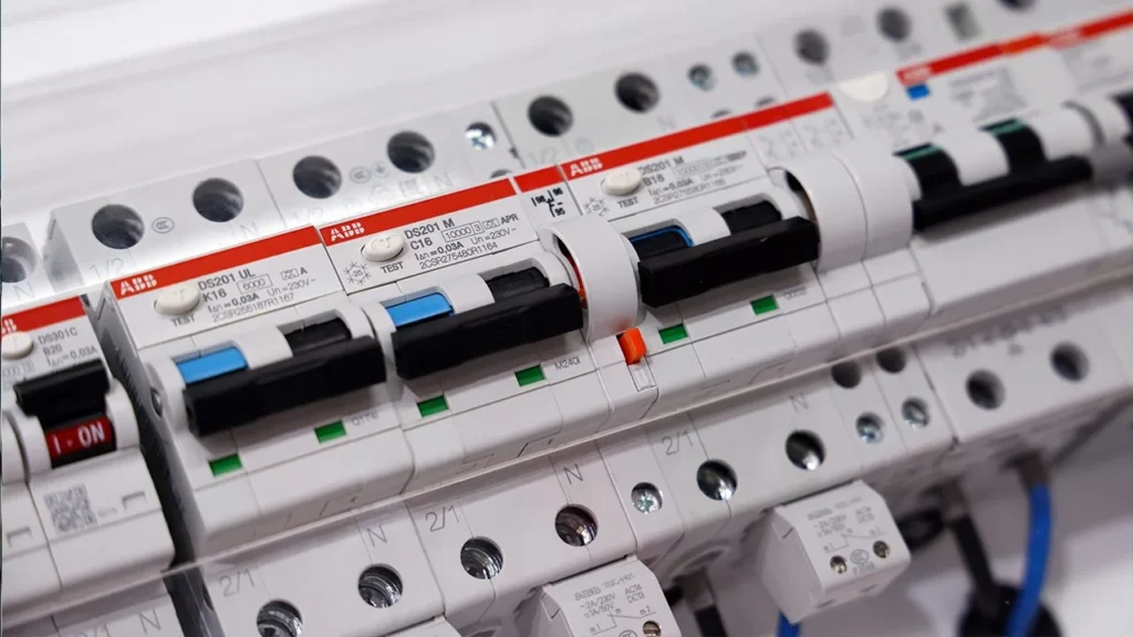 DIN_rail_devices-edited