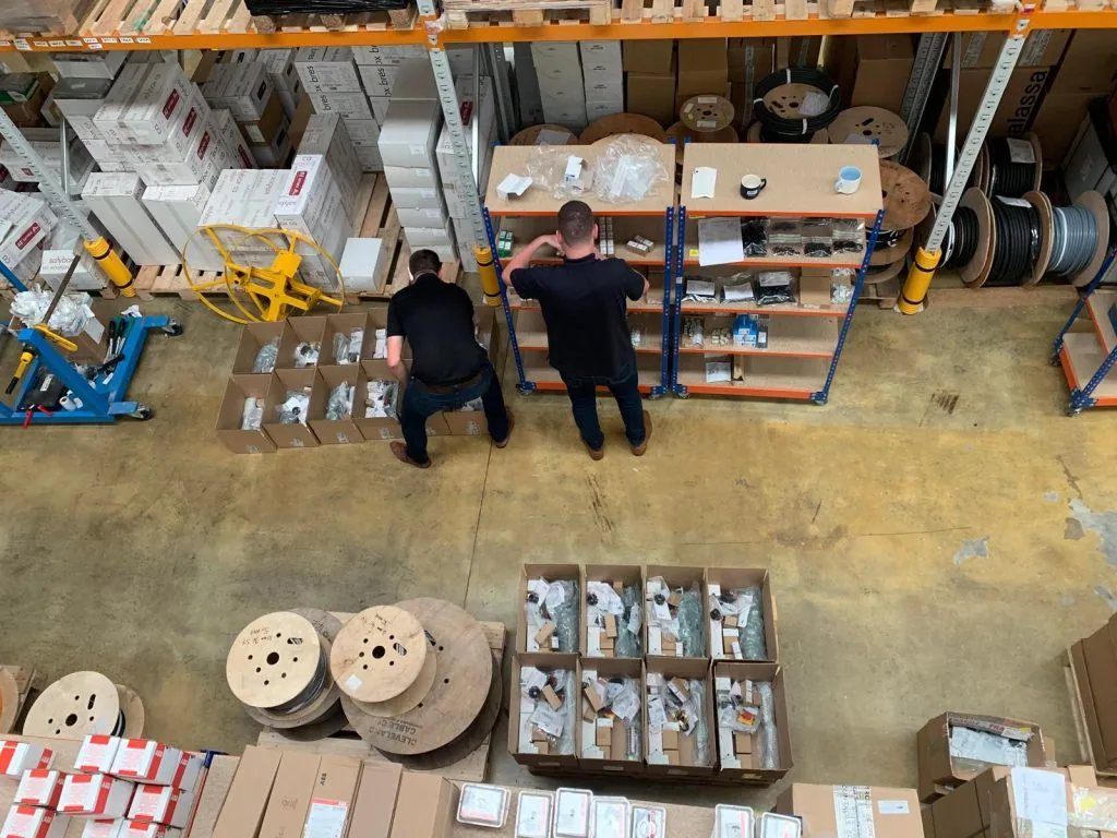 LED Staff kitting