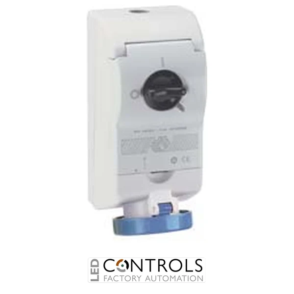 KI3263EB6 Ilme Switched socket 32amp 230volt 3pole IP66 wall mounted