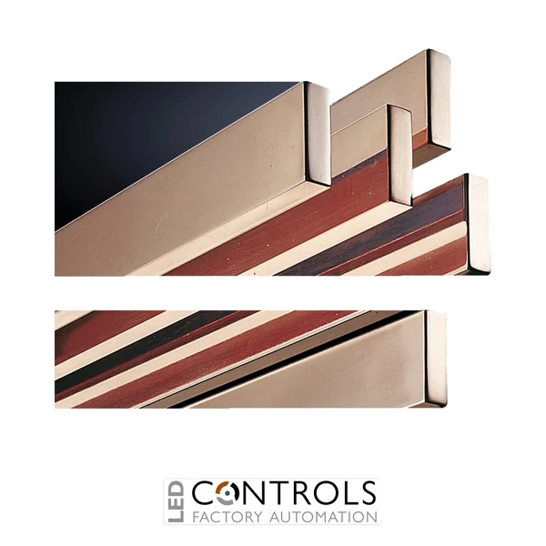 SV3590.015 Rittal Busbar E-Cu WH: 100x10mm L: 2400mm