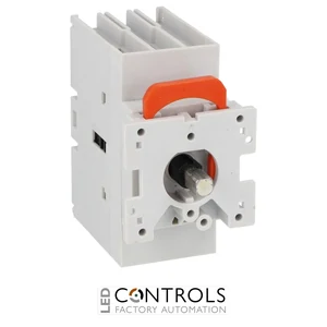 GA032C - 3P SWITCH 32A-DOOR MOUNTING