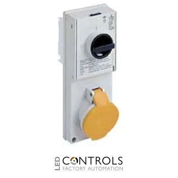 SQE32435FM Ilme Switched socket 32 amp 110v 3 pole IP55 (room for RCD)