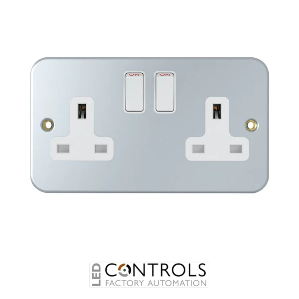 sm2021 chint 2 gang 13a switched socket metalclad