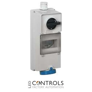 KI3263R15 Ilme Switched socket 32amp 230volt 3pole IP55 wall mounted